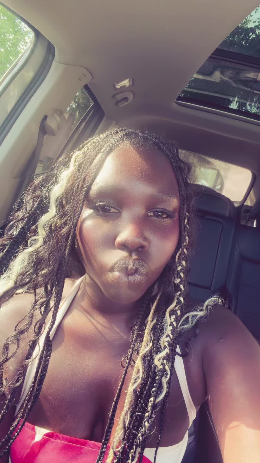 @laughoutloud230