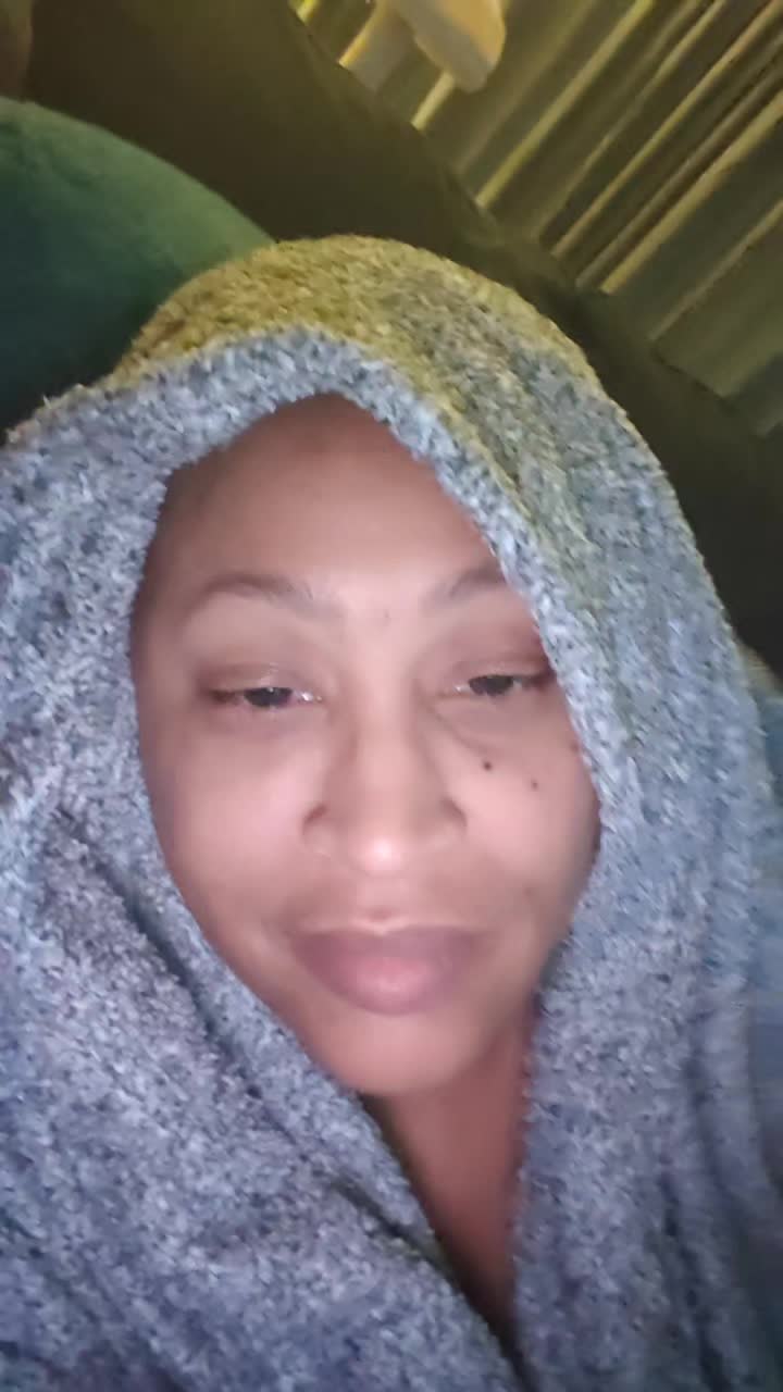 @Aunty talks shit