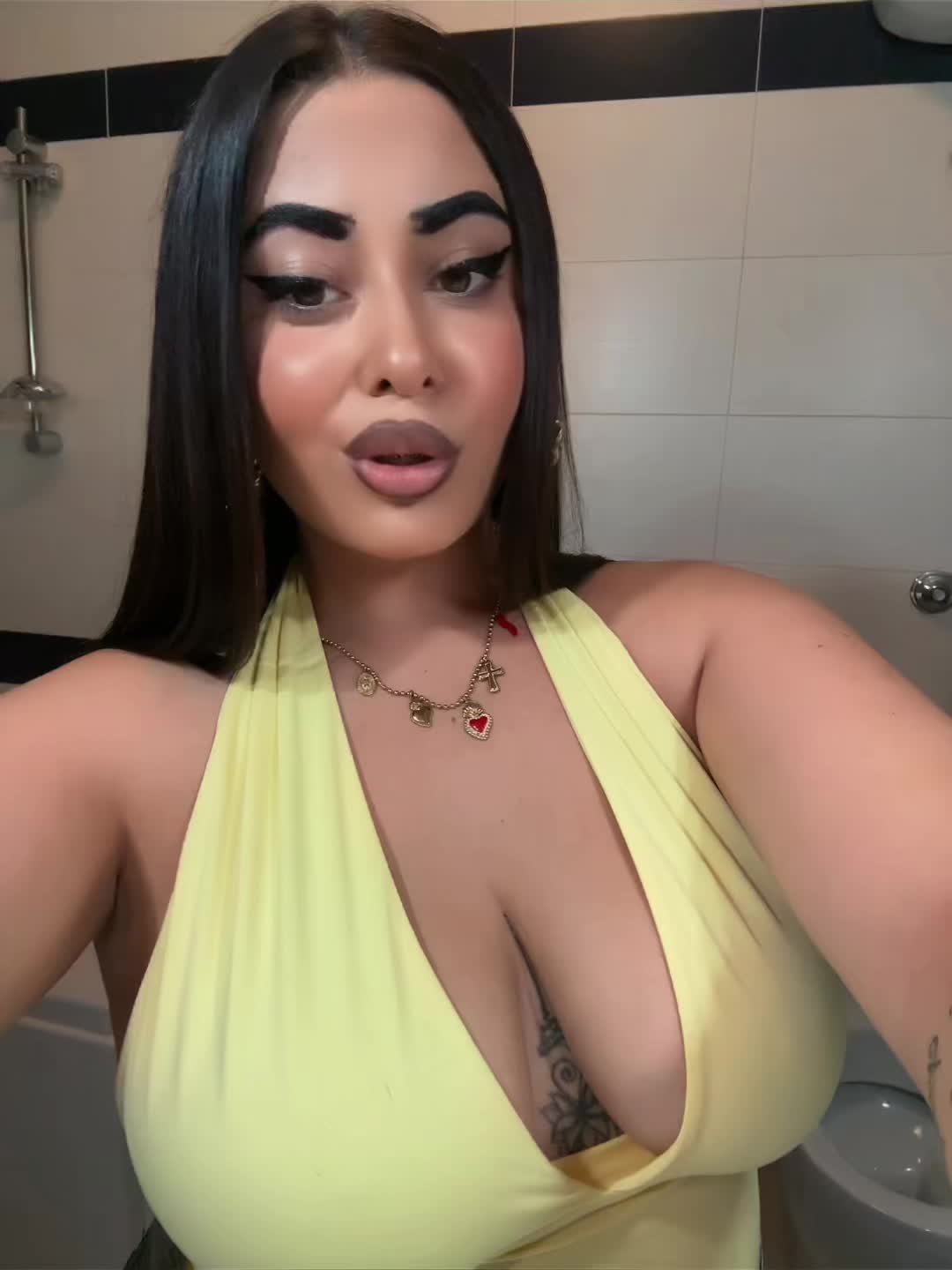 @AngelaAnatriello