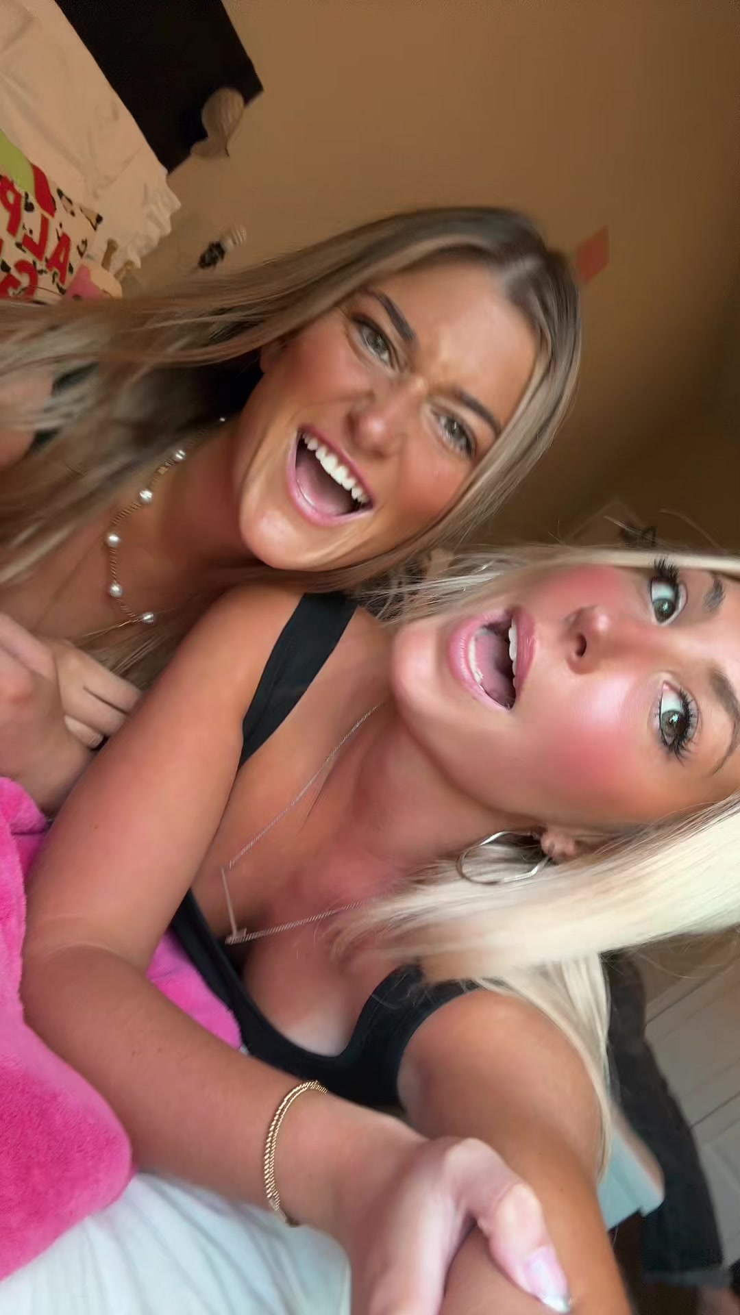 @bella