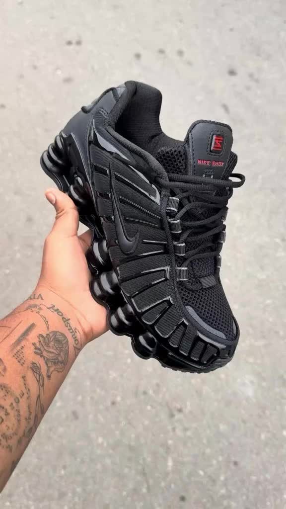 @Monarchy Sneakers