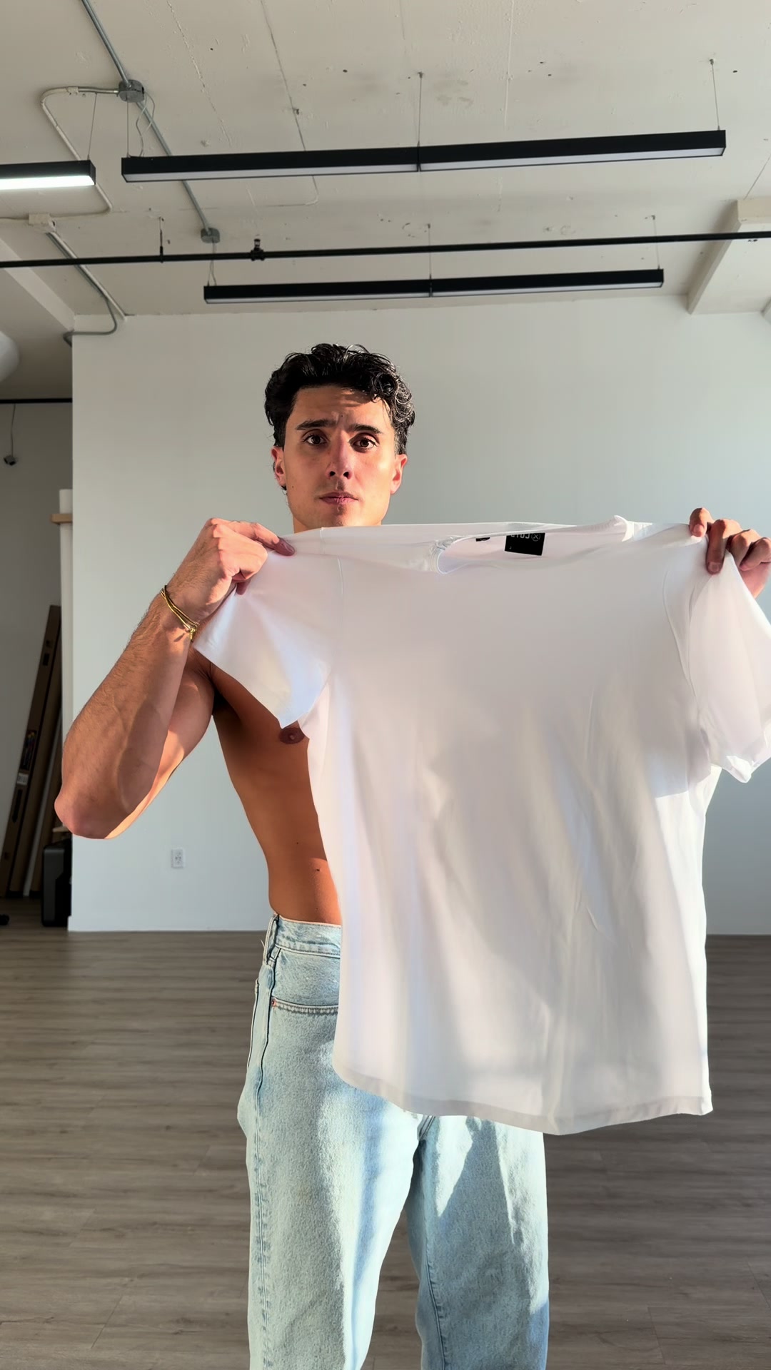 @Cuts Clothing