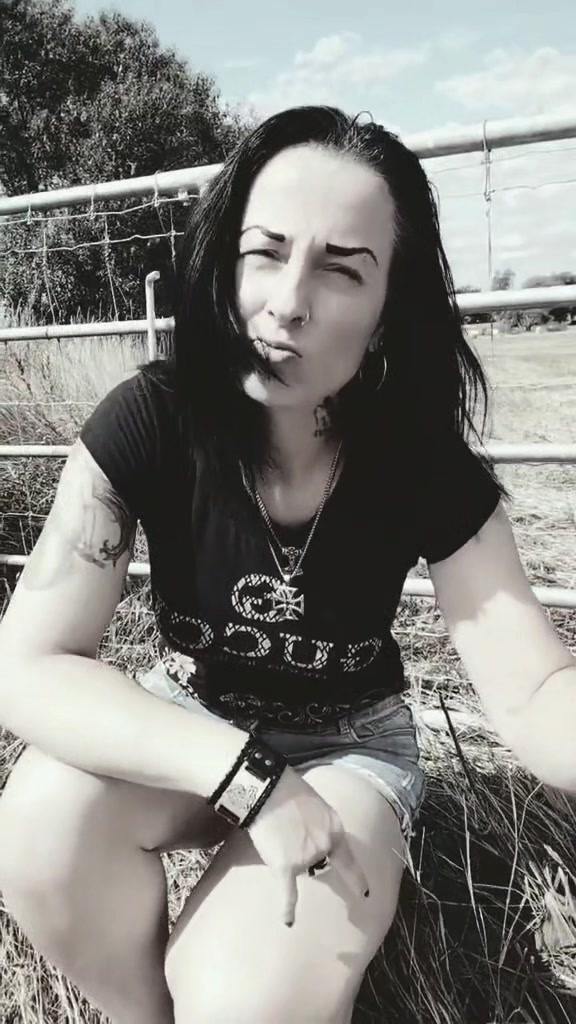 @🤟Deutschrock_g&ouml;re_81🤟
