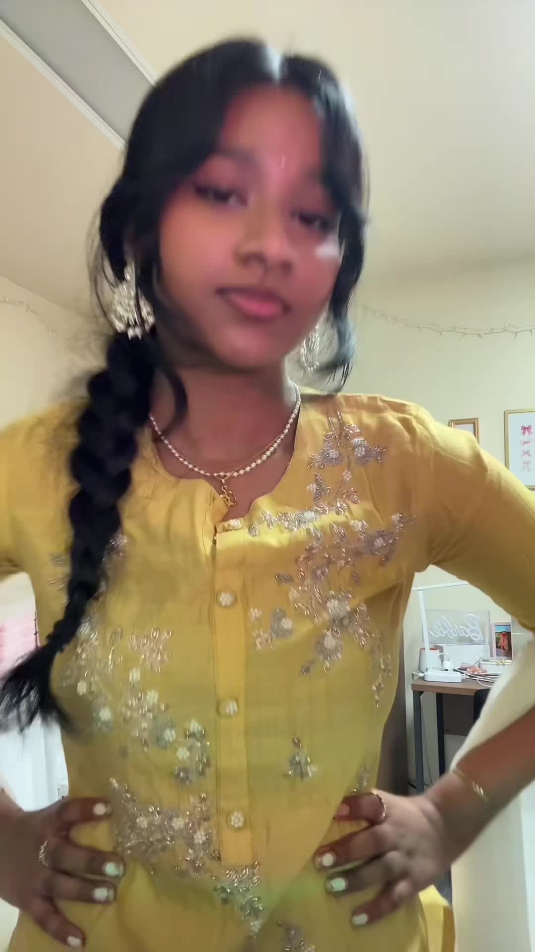 @divyamommyd