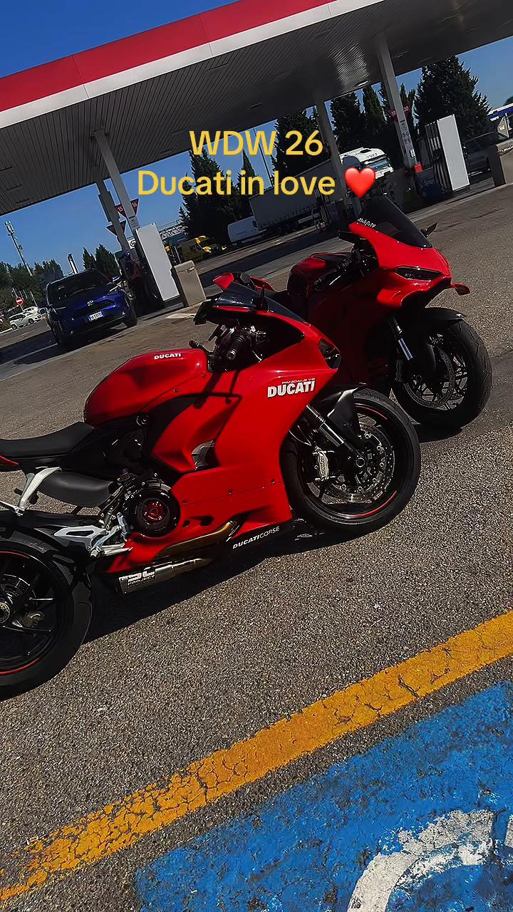 @❤️Ducati in love❤️🖤💙