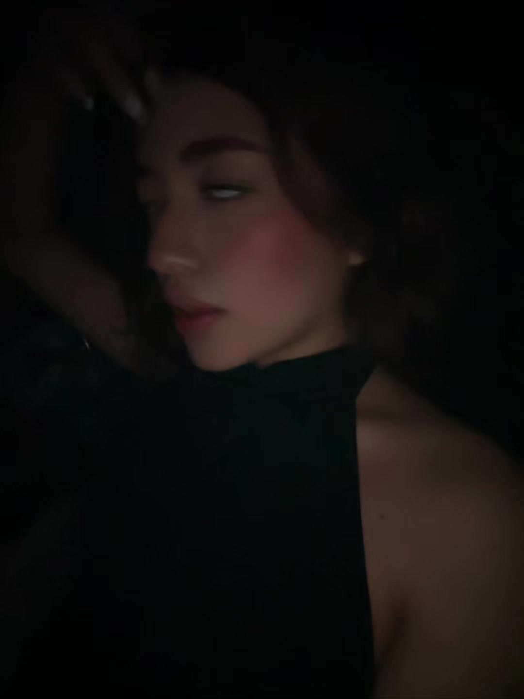 @🦦