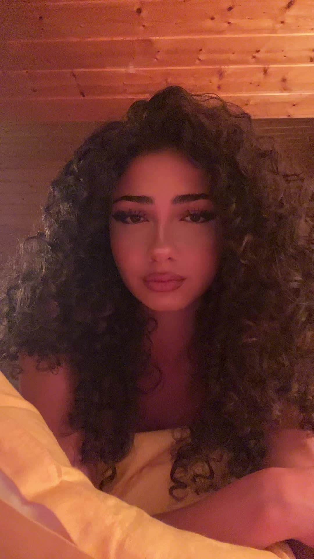 @Aischaa