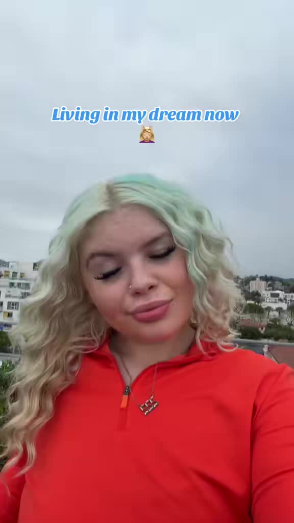 @Angel 🦋