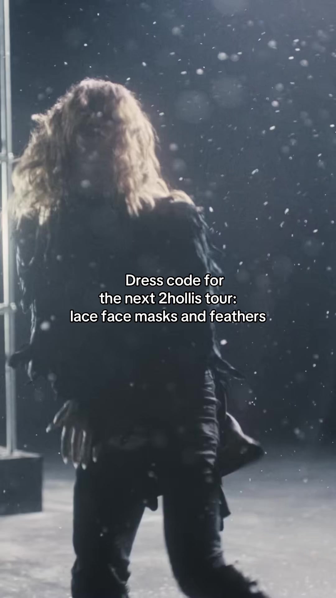 @2hollisstar