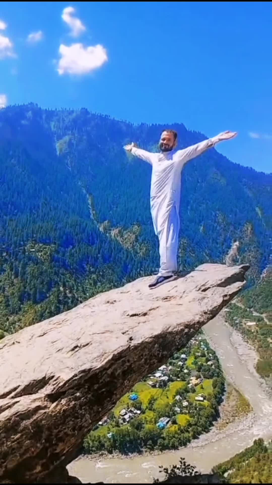 @عیار خان