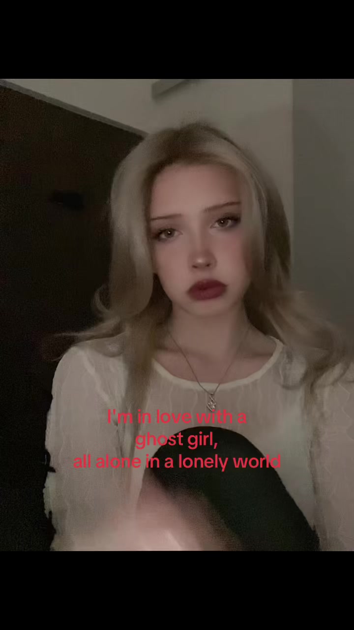 @👅