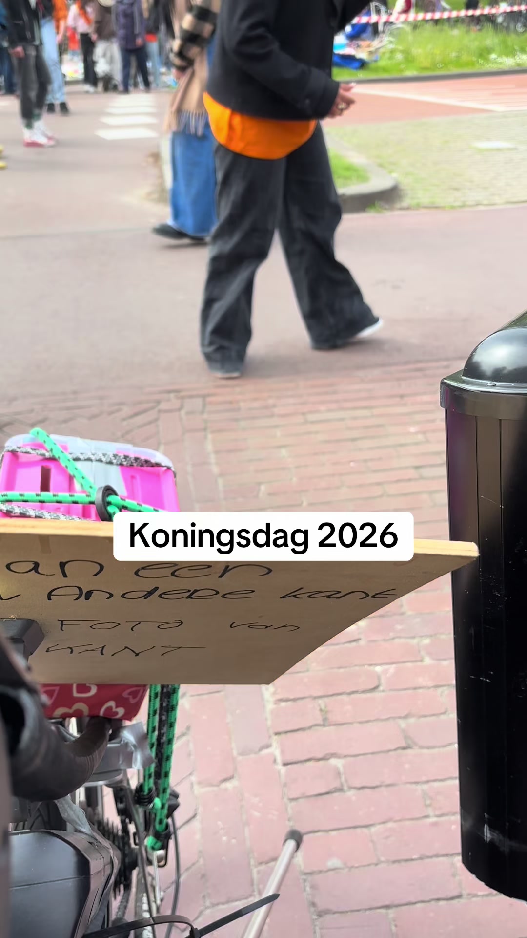 @Op weg naar de rolstoelbus