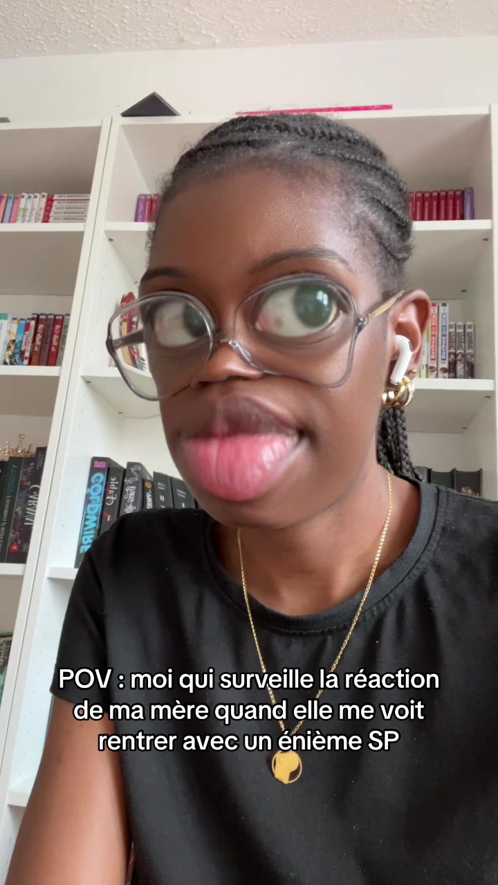 @shaïna | booktok 🌷📚