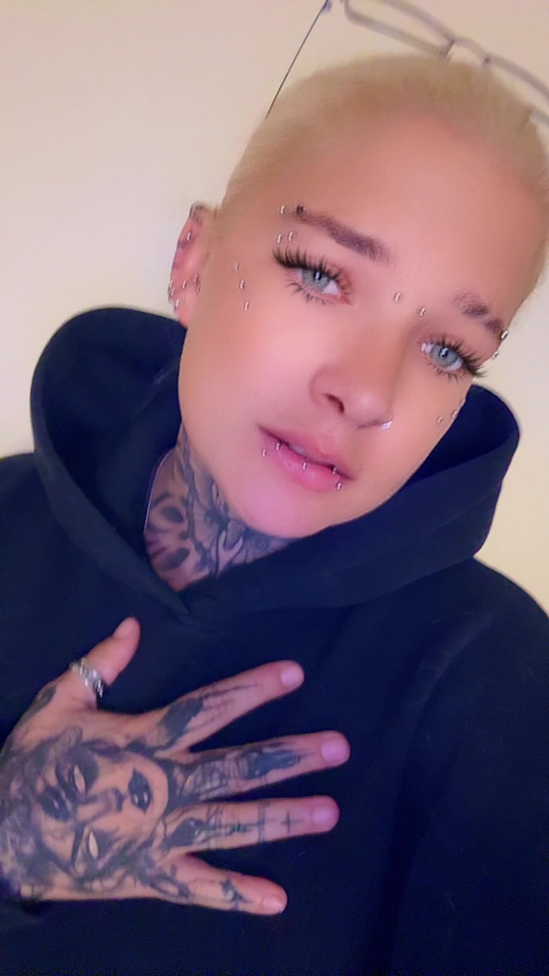 @🦋..𝓑𝓻𝓸𝓴𝓮𝓷_𝓢𝓸𝓾𝓵..🦋