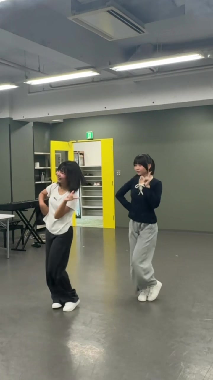 @まひな