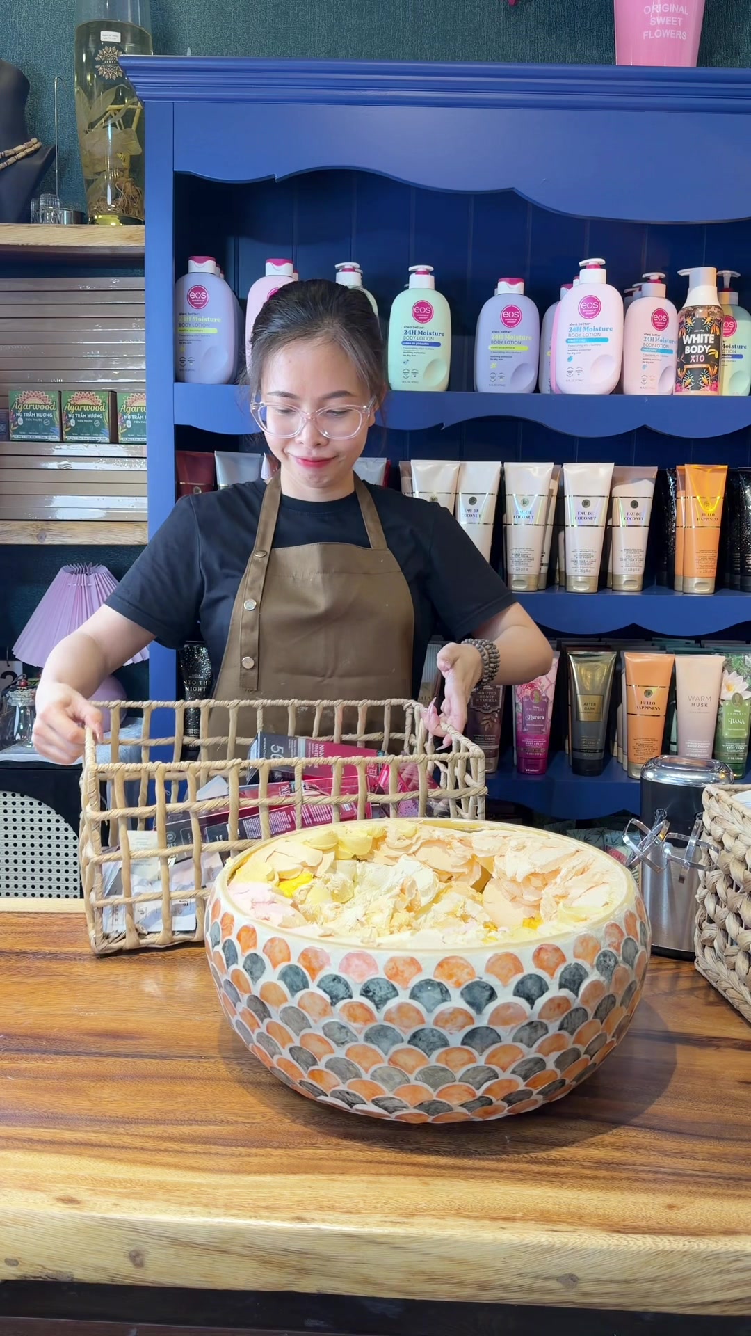 @Bà Tám Da Dẻ