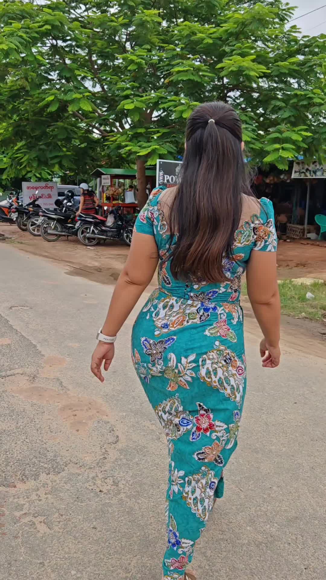 @Song Laypyay Hnin (Official )
