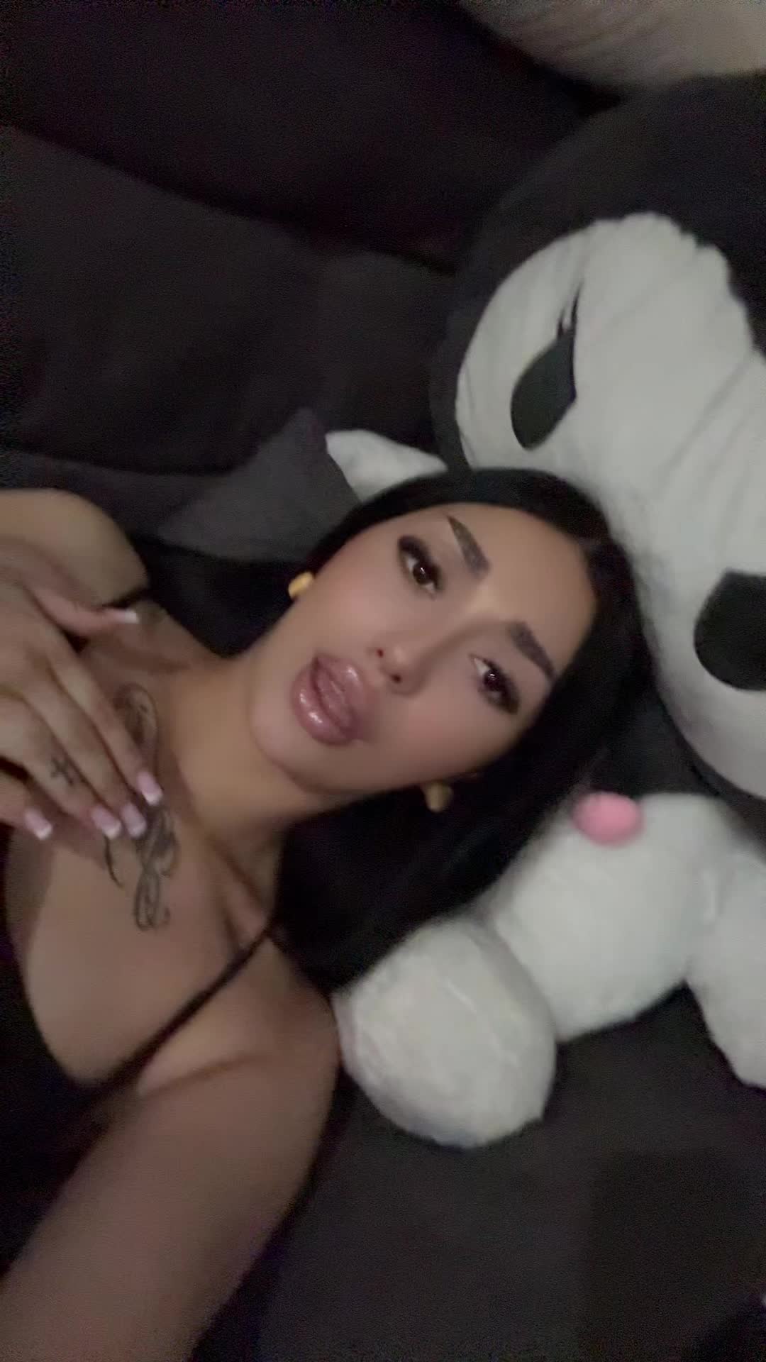@𝓥𝓡🍒
