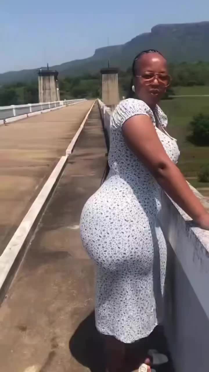@Tessa T🍫🫦