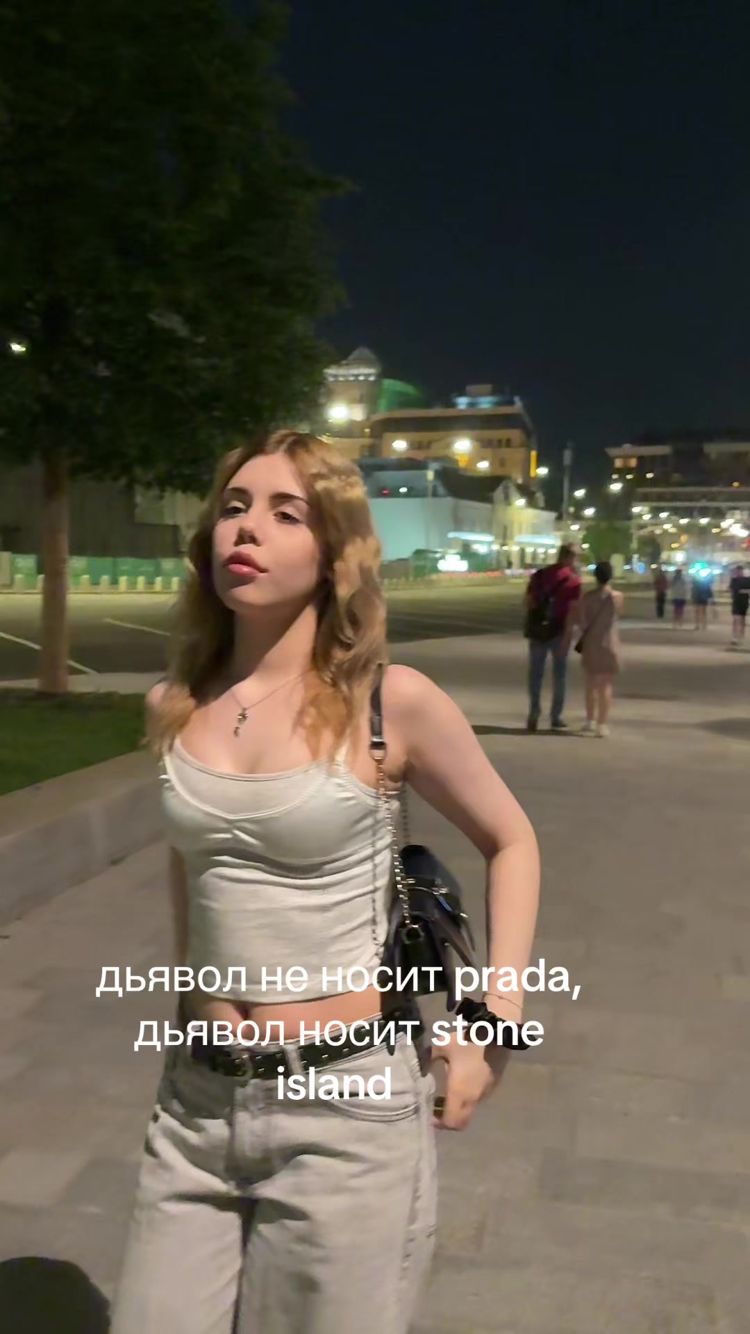 @kriskiskissxx