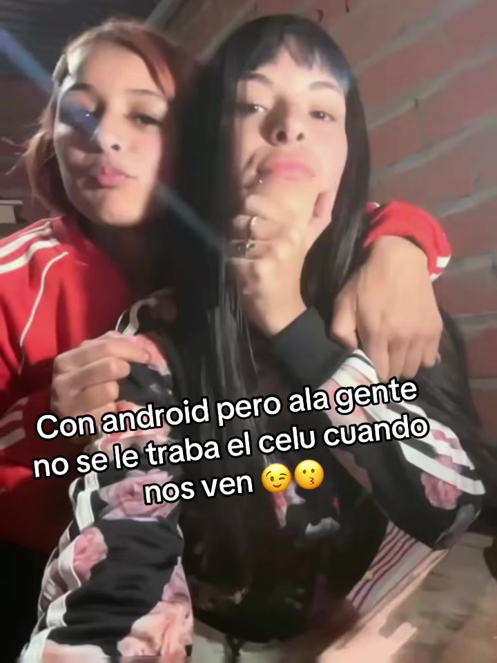 @tu dobladita😅😉