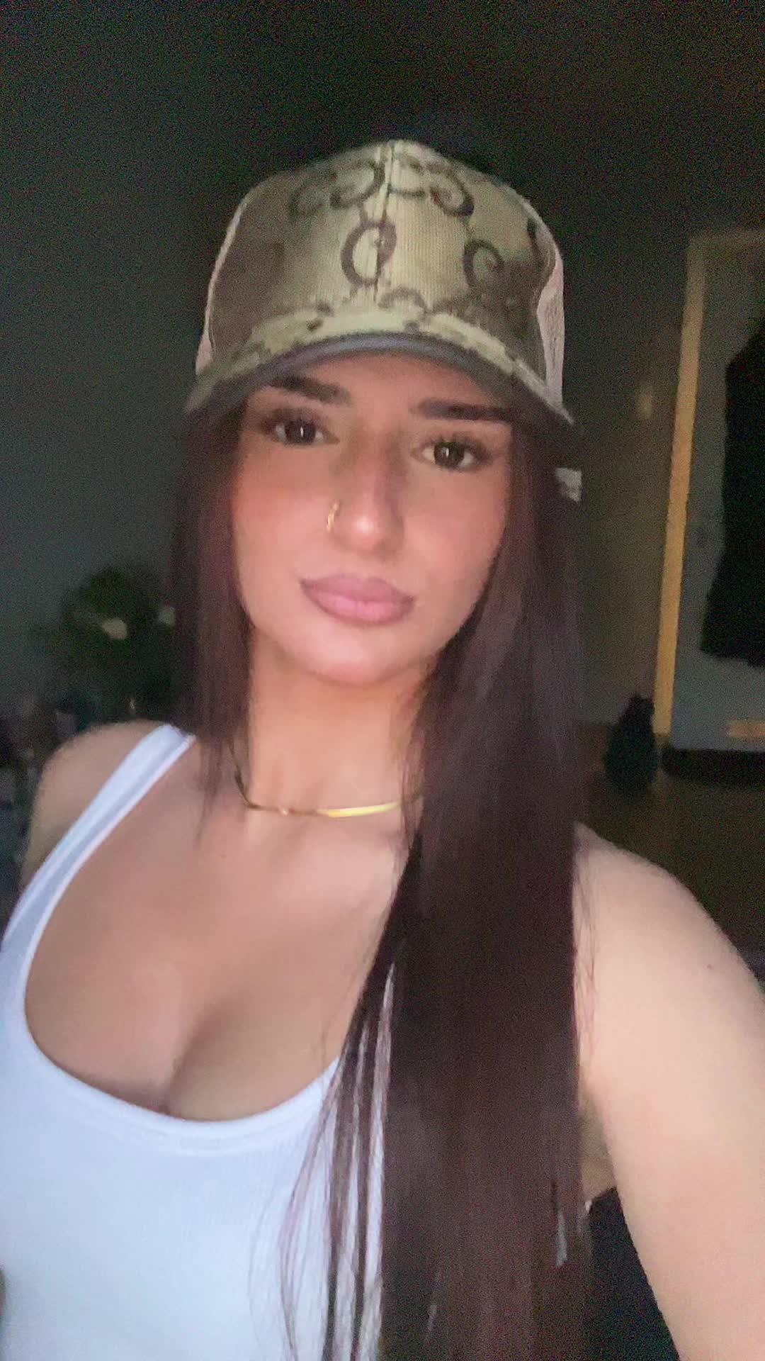 @⃟