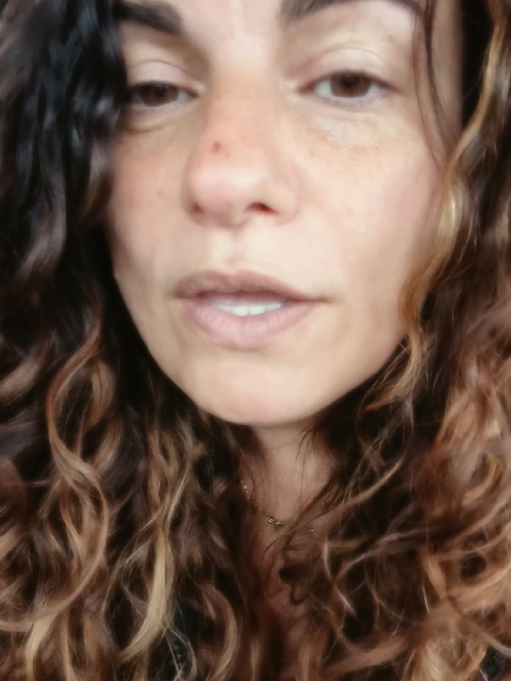 @EMANUELA 🤍🖤