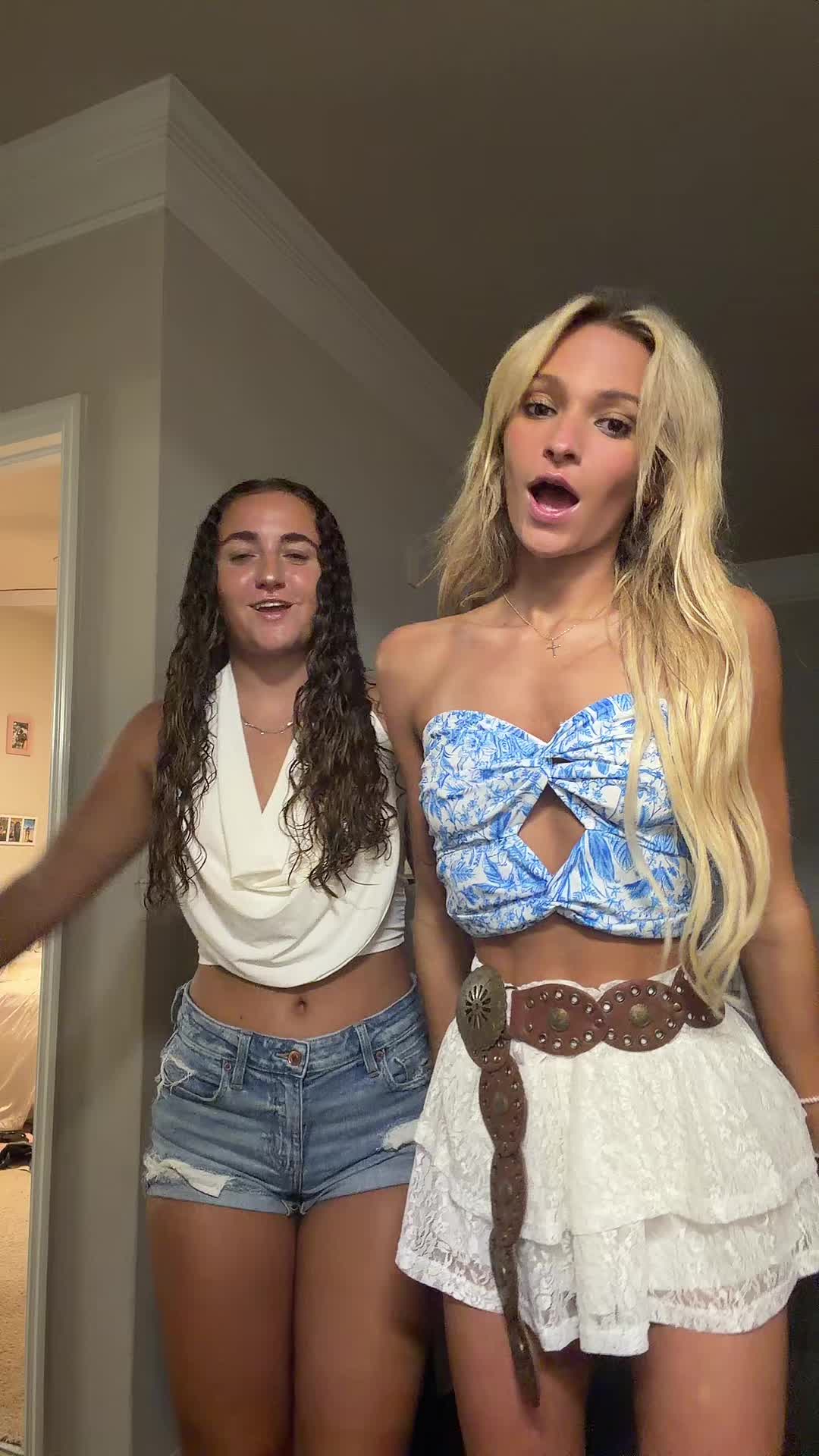@karlie