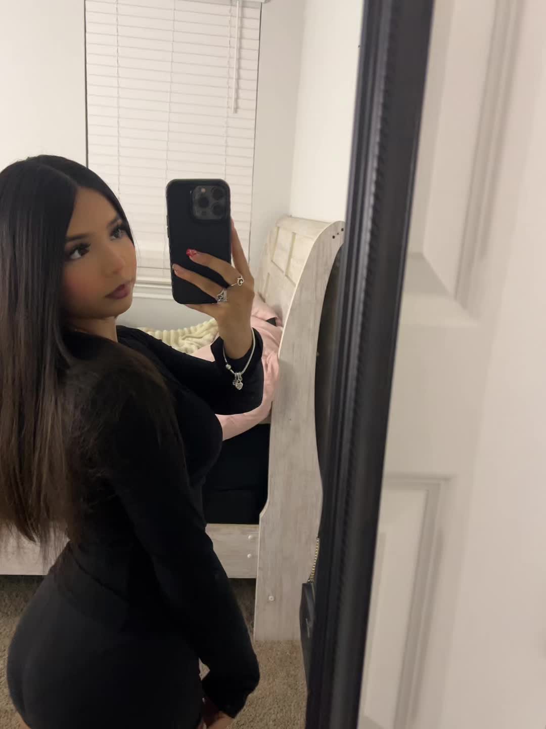 @anjelika