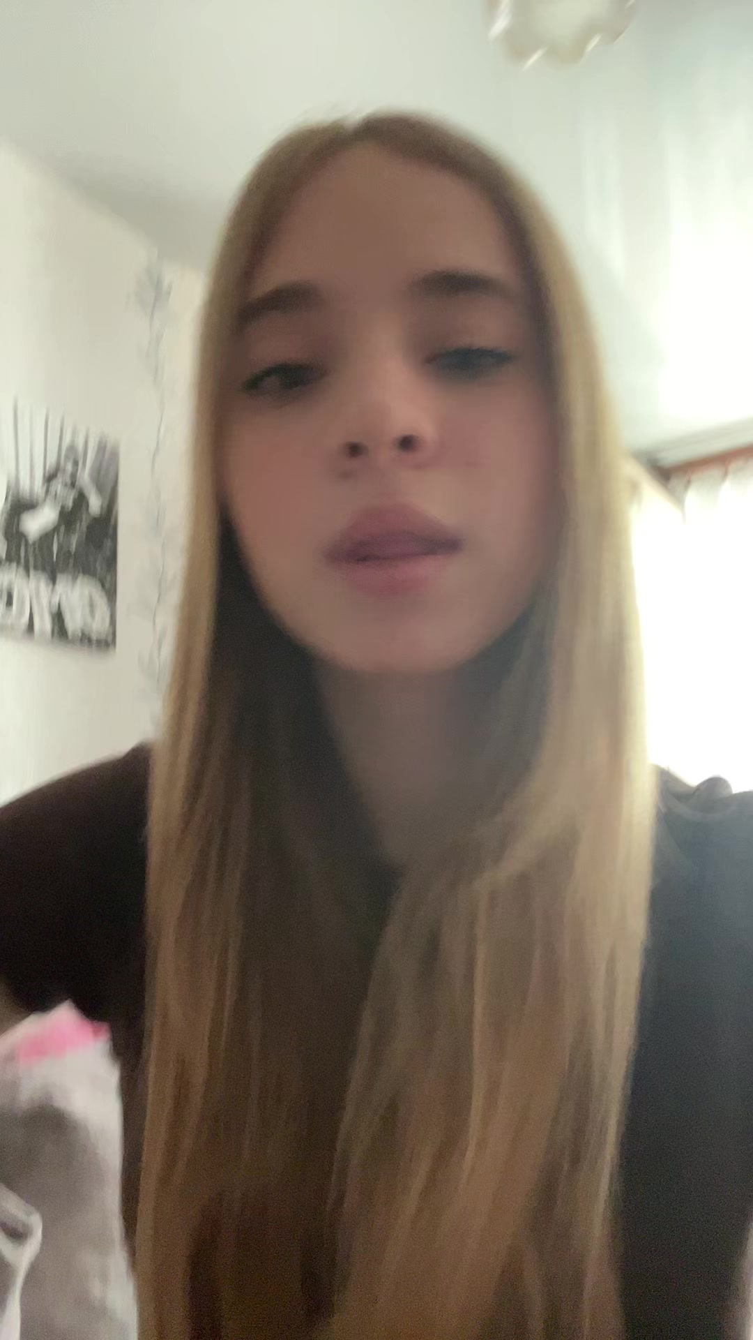@𝒟