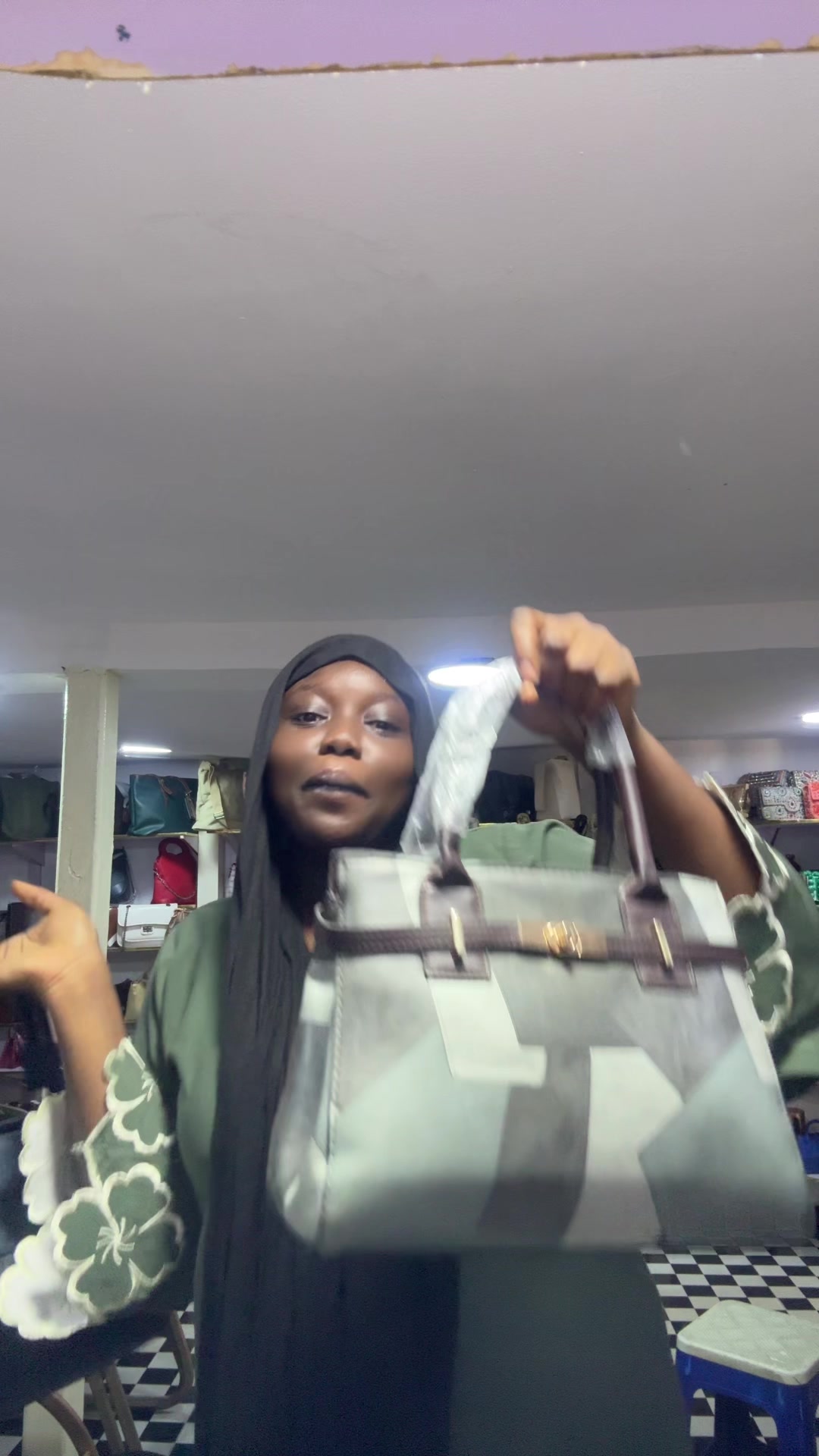 @Zeebacks🧢