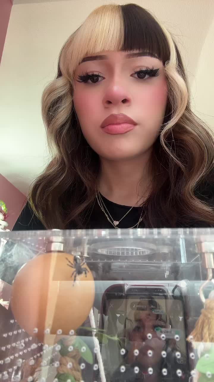 @Sophie Gonzalez
