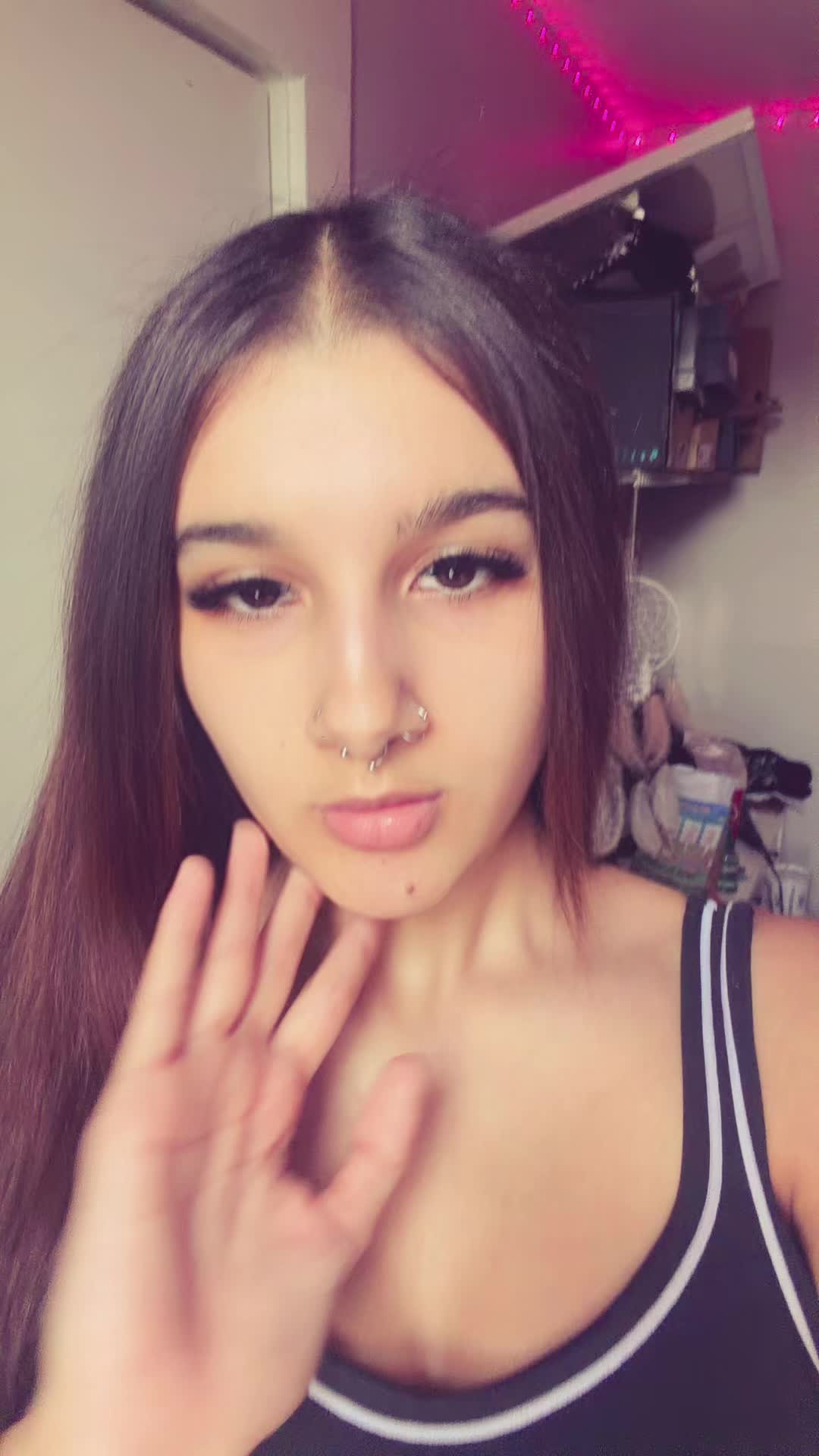 @👩🏽&zwj;❤️&zwj;💋&zwj;👨🏽
