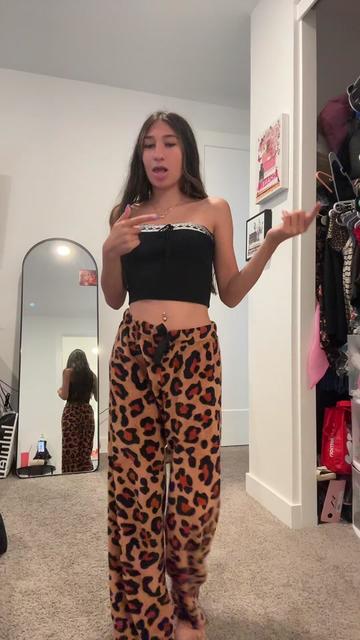 @bella