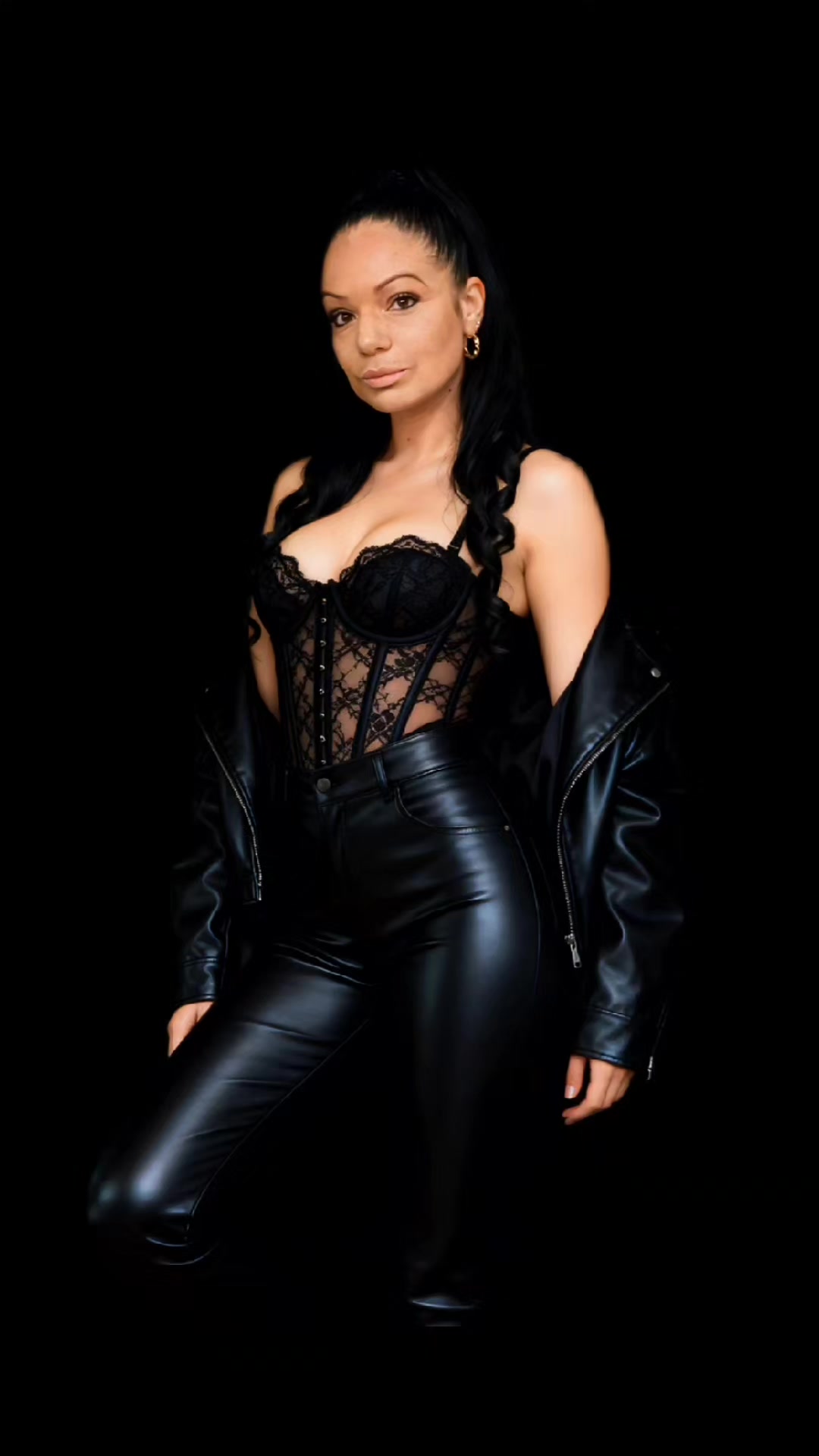 @LuciaSharona.bk