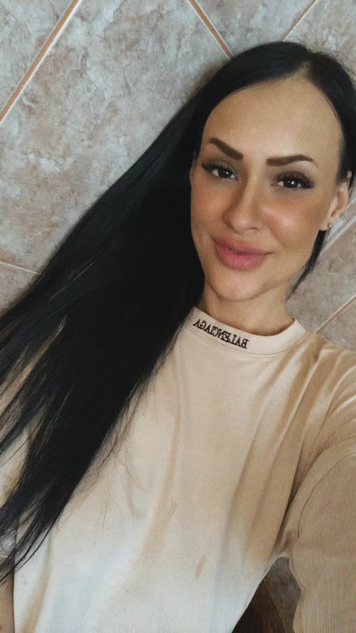 @Mony Evelyn💎