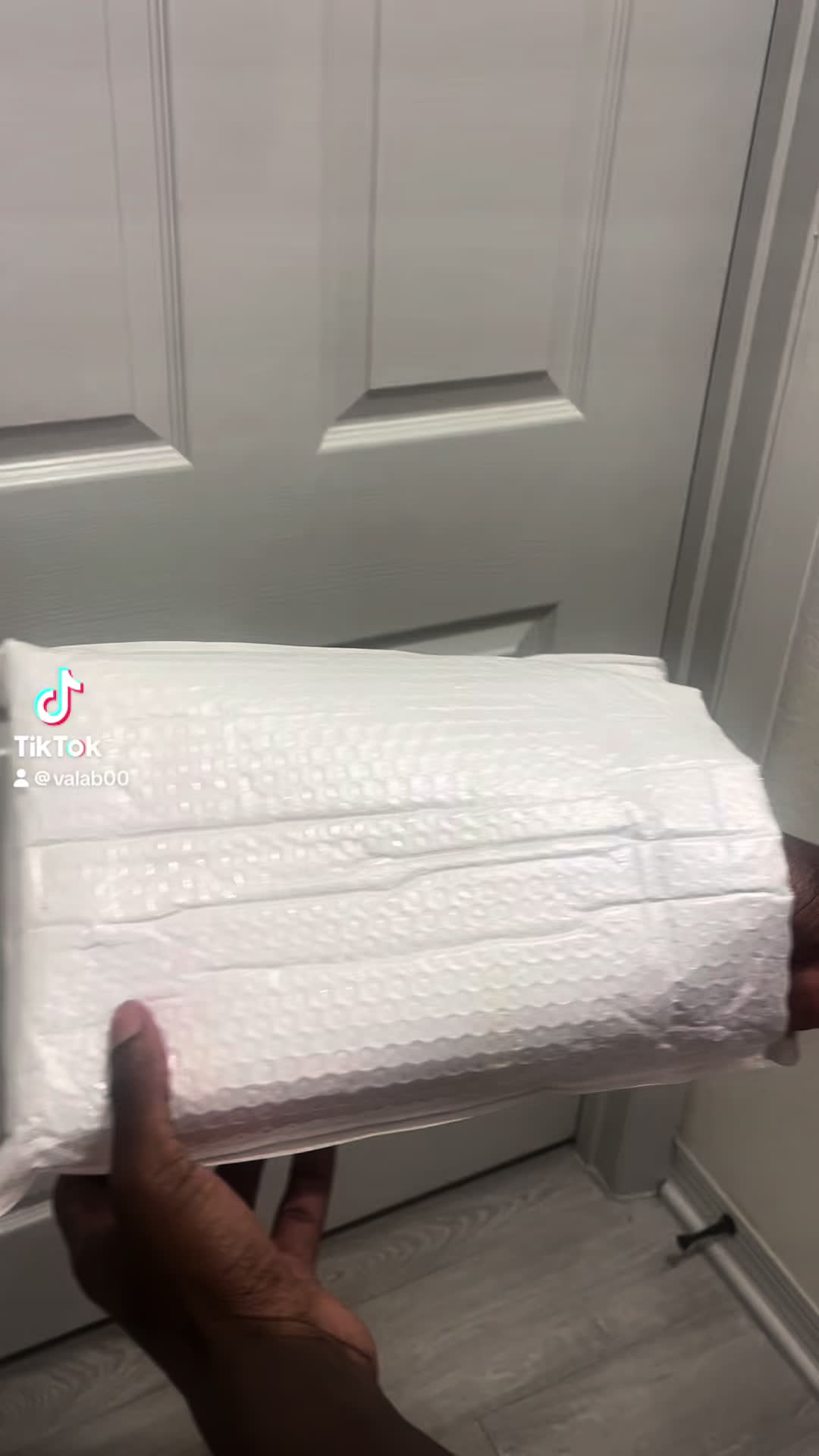 @valab00