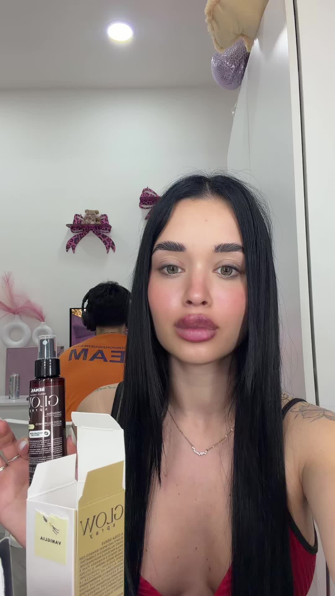 @tonyesara
