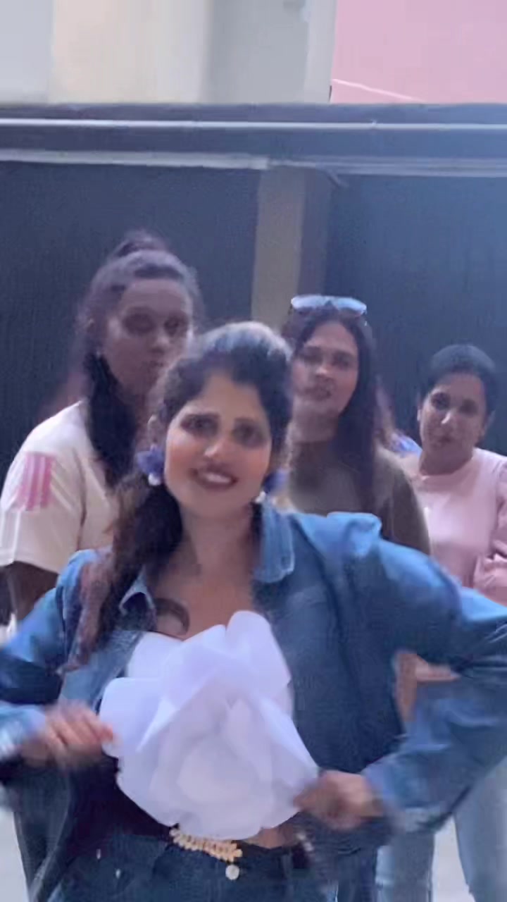 @Maleesha _fernando
