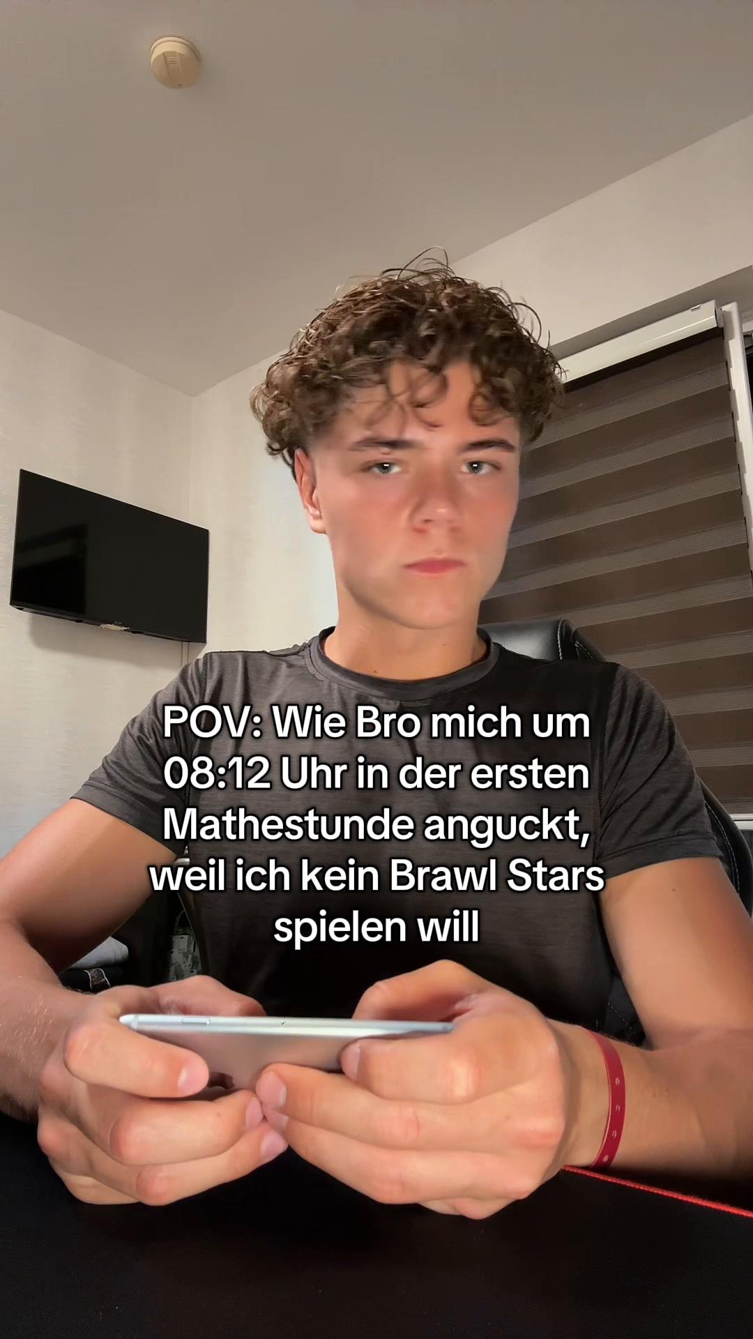 @Yvwes