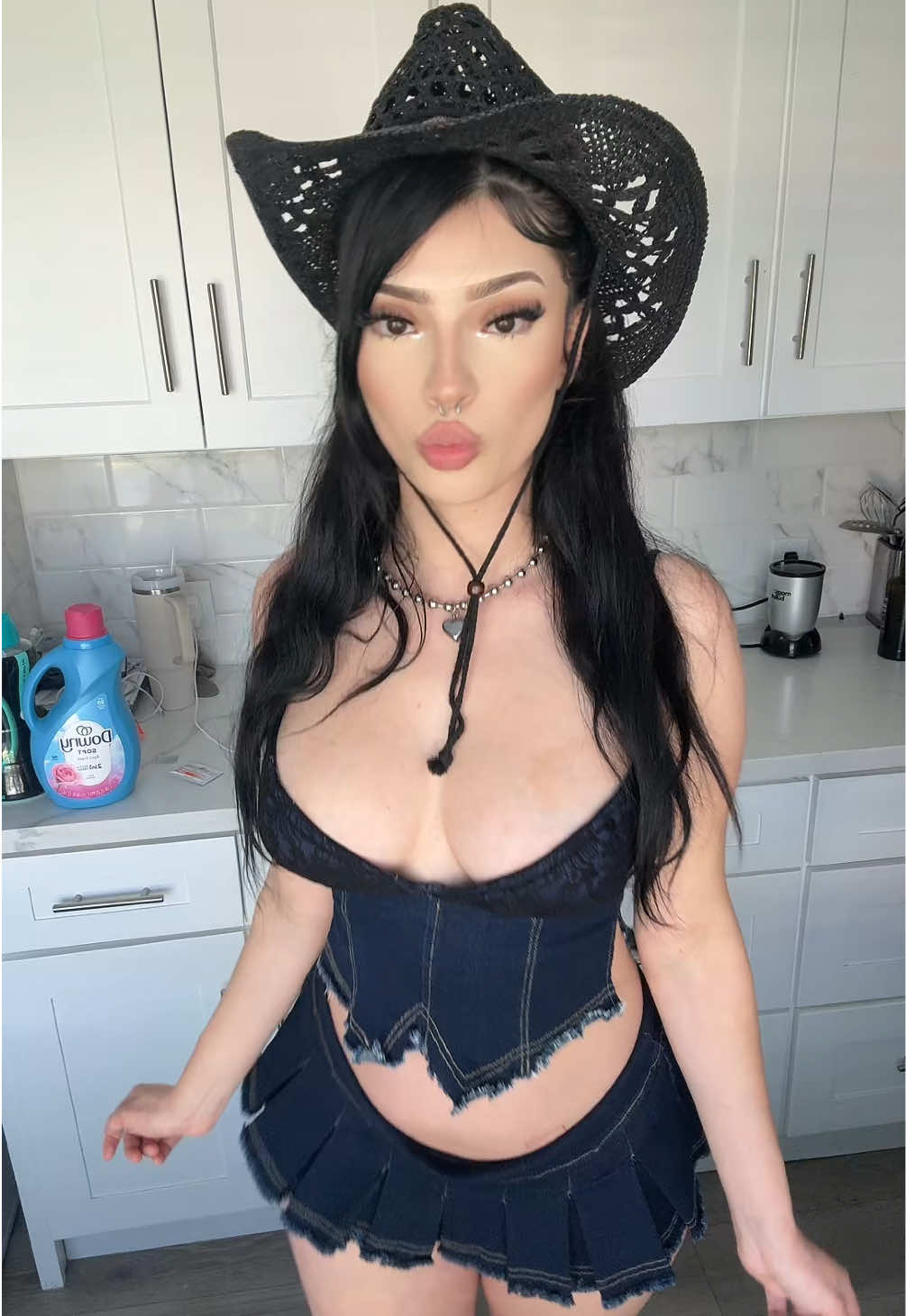 @itskiraswrld