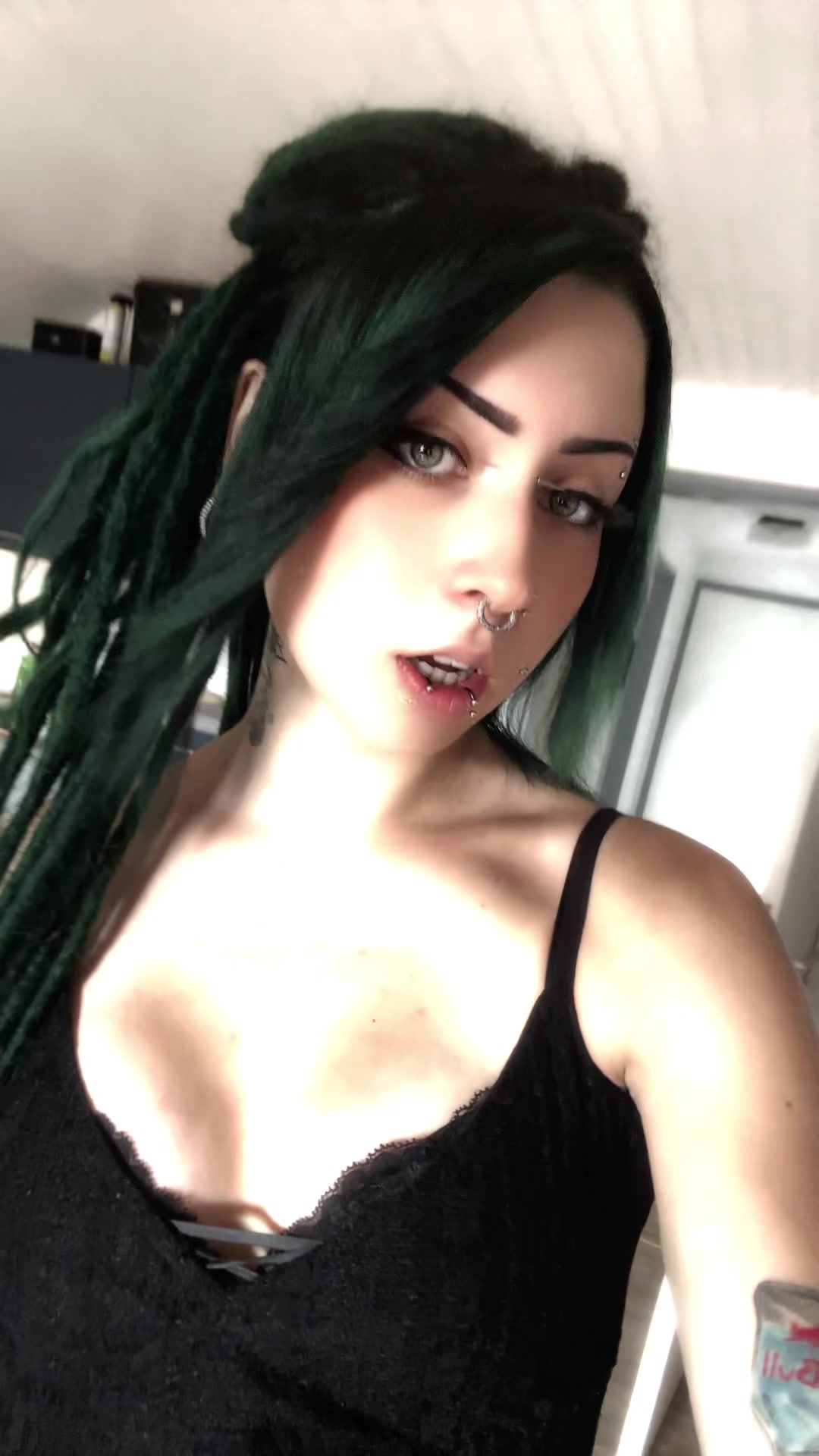 @shattered_gleam_666