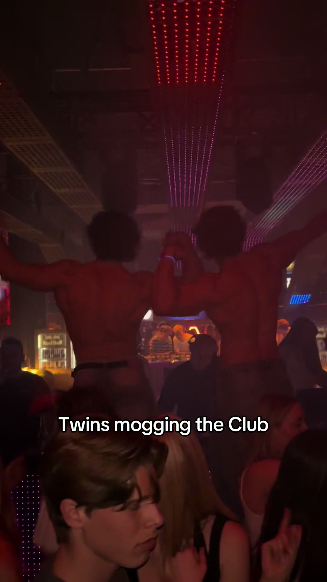@Twins mit Testo