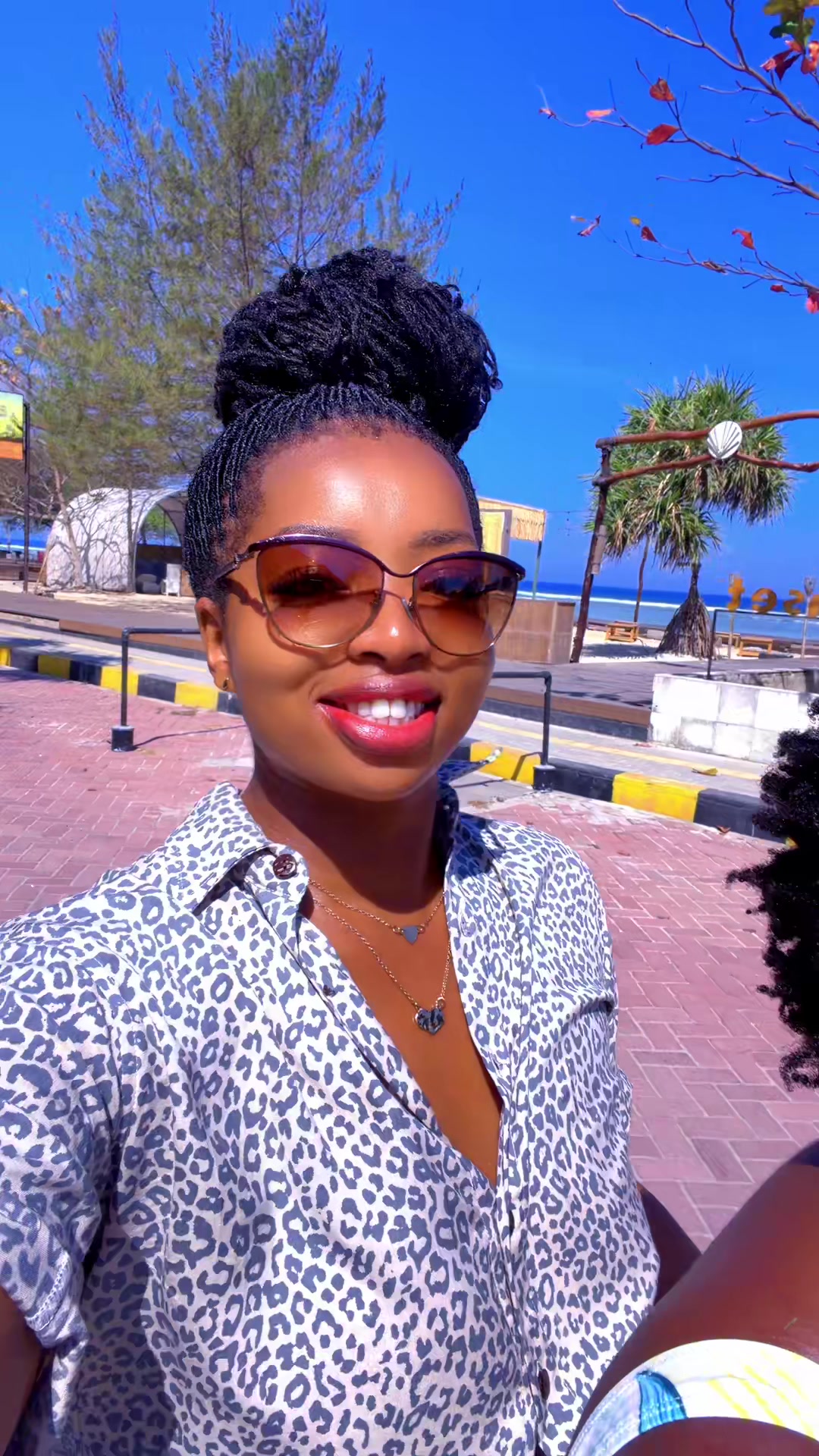 @naomikuria