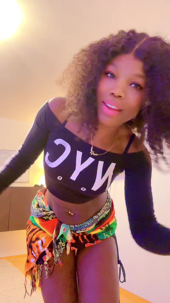 @Queen Luna🇨🇭🇰🇪