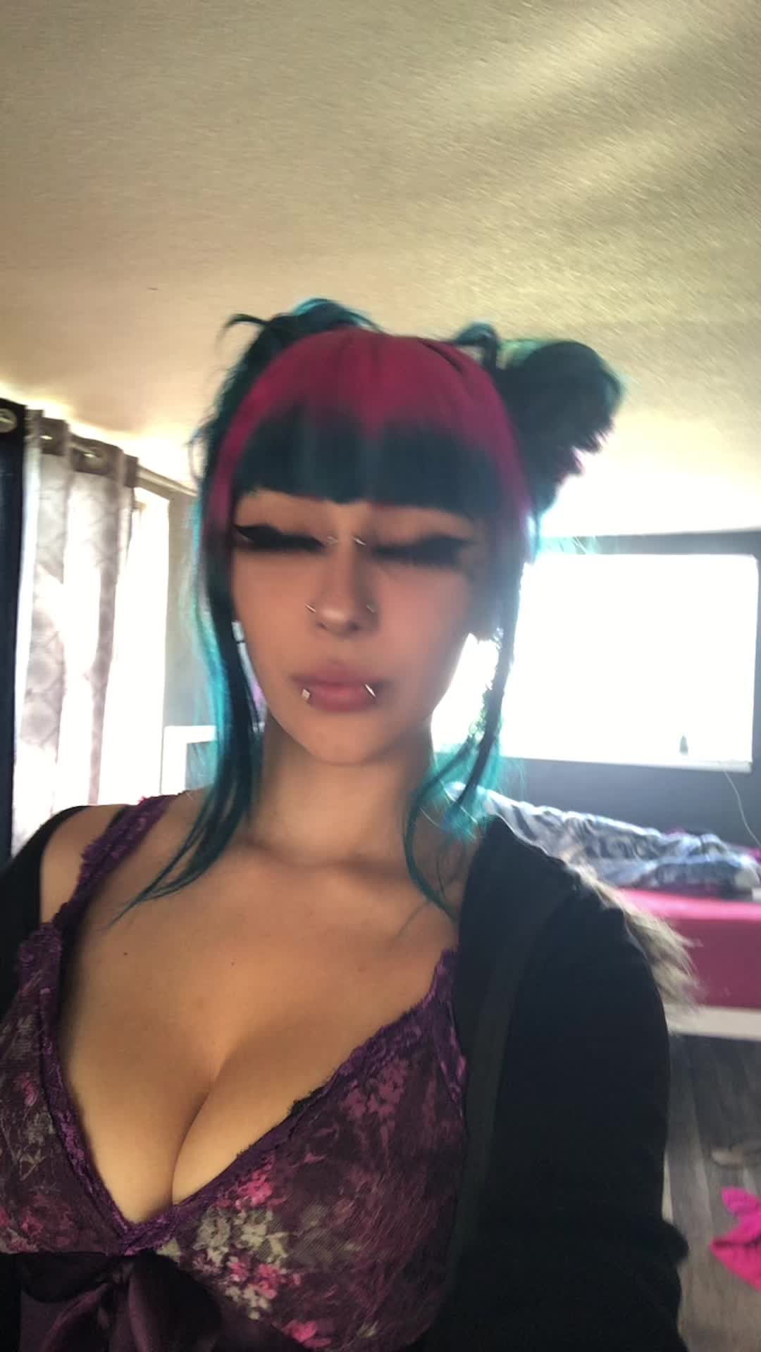 @Jessalyn