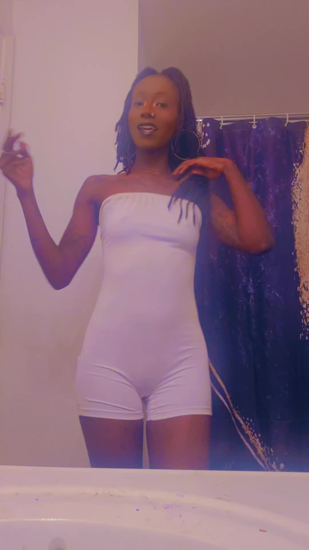 @laady.lay_