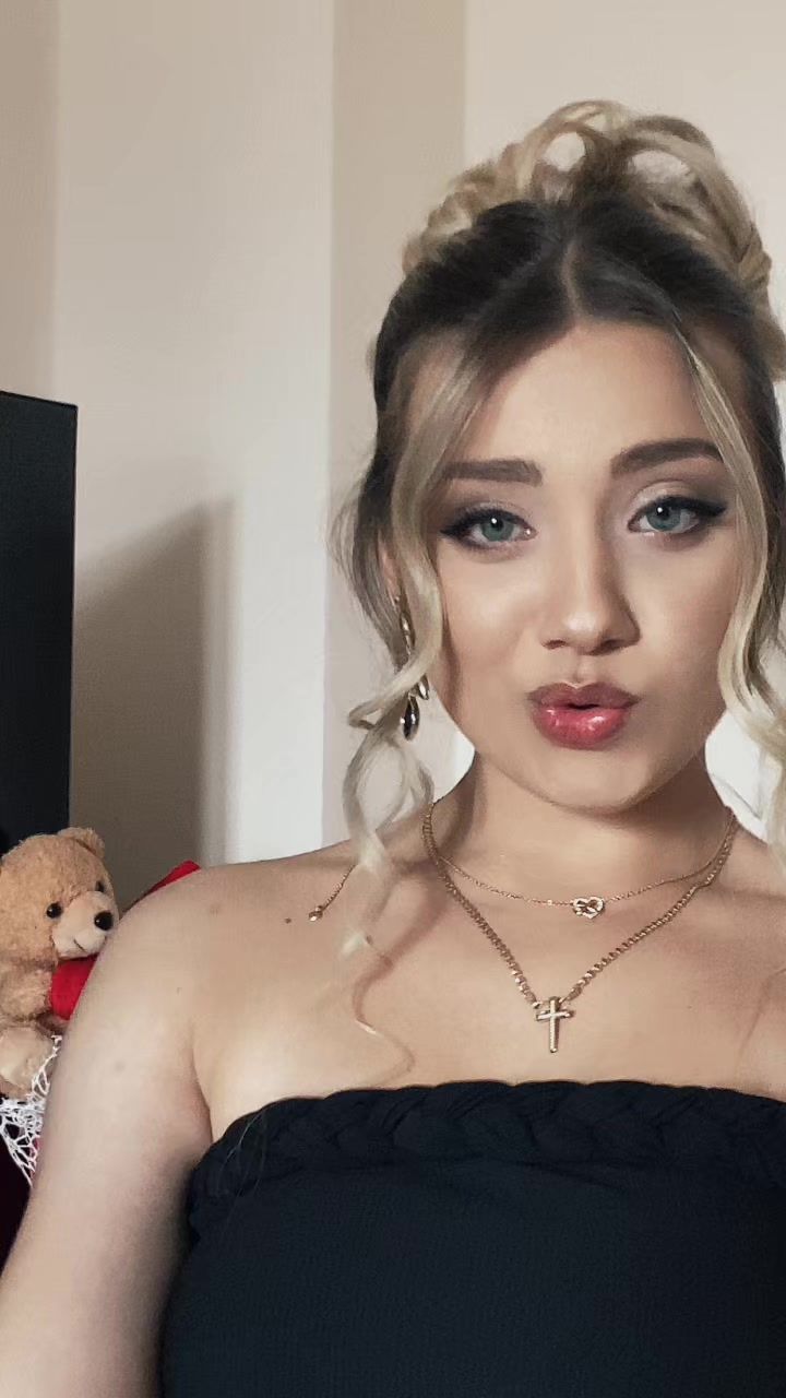 @♡𝓐𝓷𝓱𝓮𝓵𝓲𝓷𝓪 ♡