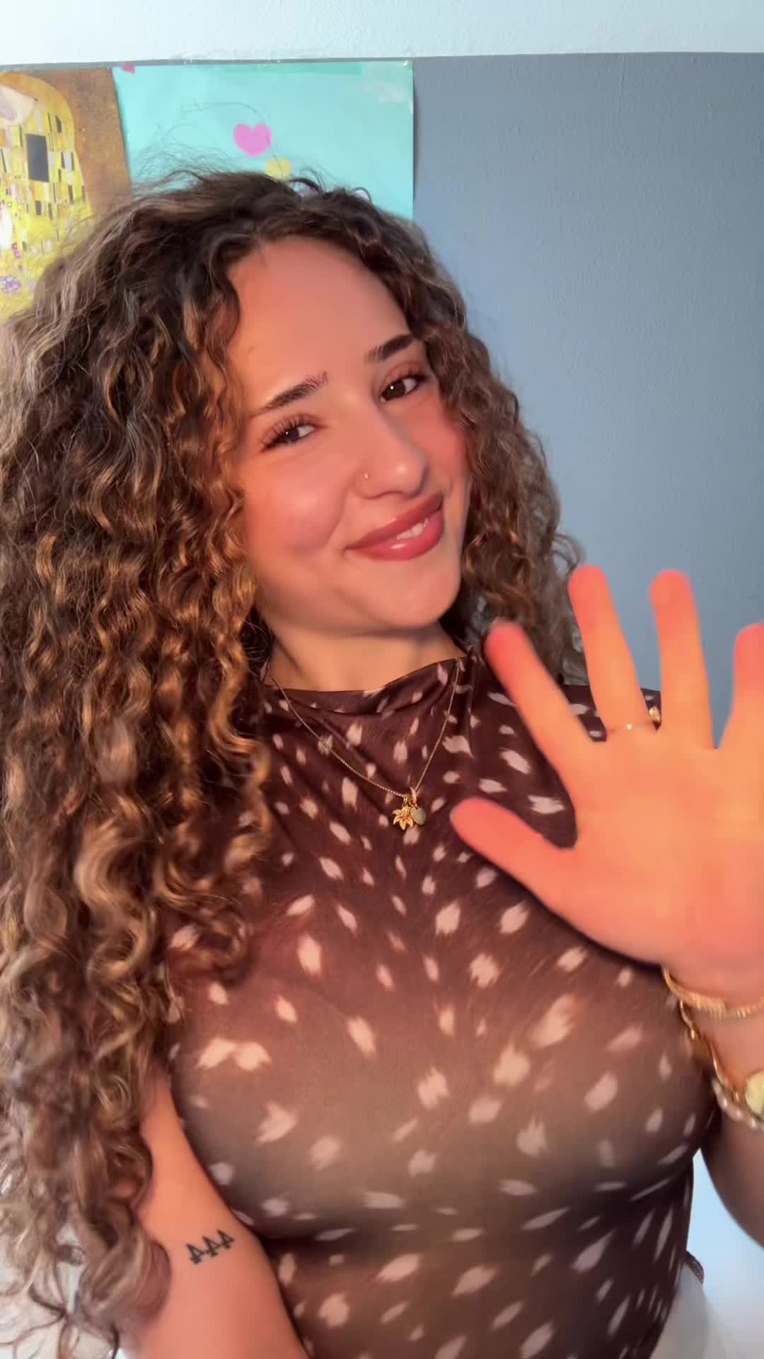 @y4looo444