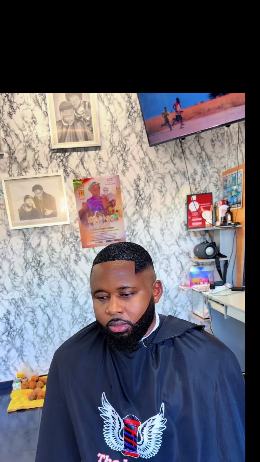 @Youngjeezy __fades Saquis 🇬🇼